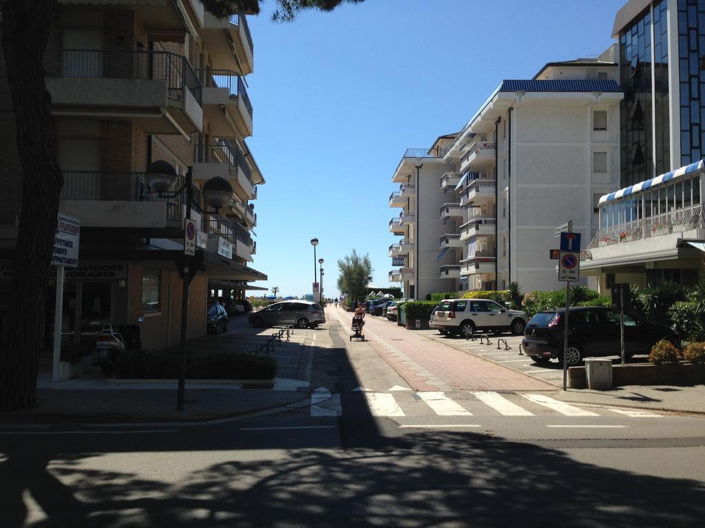 Residence Gallo - Walterigato Apartments Per Solo Famiglie Lido di Jesolo Buitenkant foto